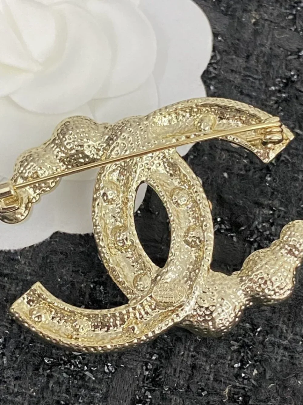 ✨ Chanel Gold Brooch
